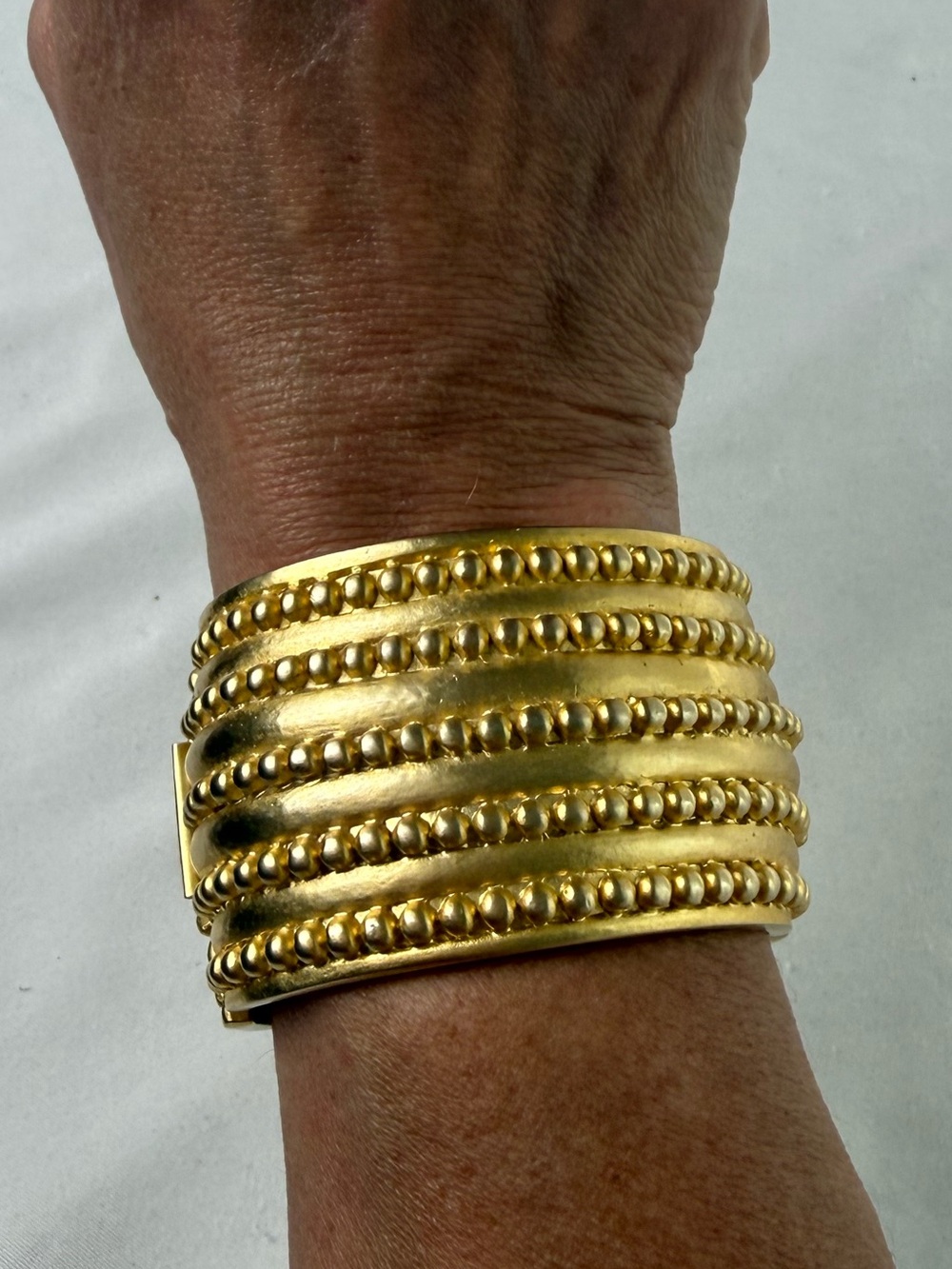 VTG Judith Ripka/Kieselstein- Cord Style Wide Hinged Cuff Bracelet MCM Gld Tone - Picture 1 of 10